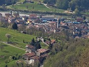 34 Dal Pizzo (921 m) zoom sul centro di Zogno (300 m)